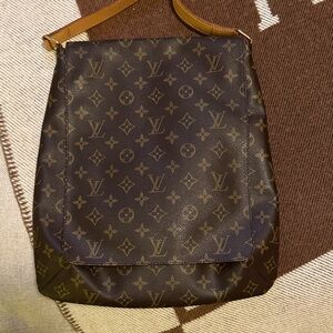 Louis Vuitton Musette Salsa GM  Excellent condition